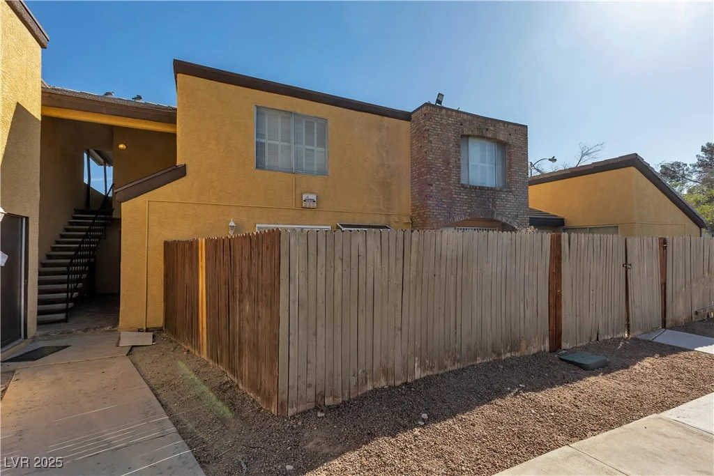 1534 Hialeah, Las Vegas, NV 89119