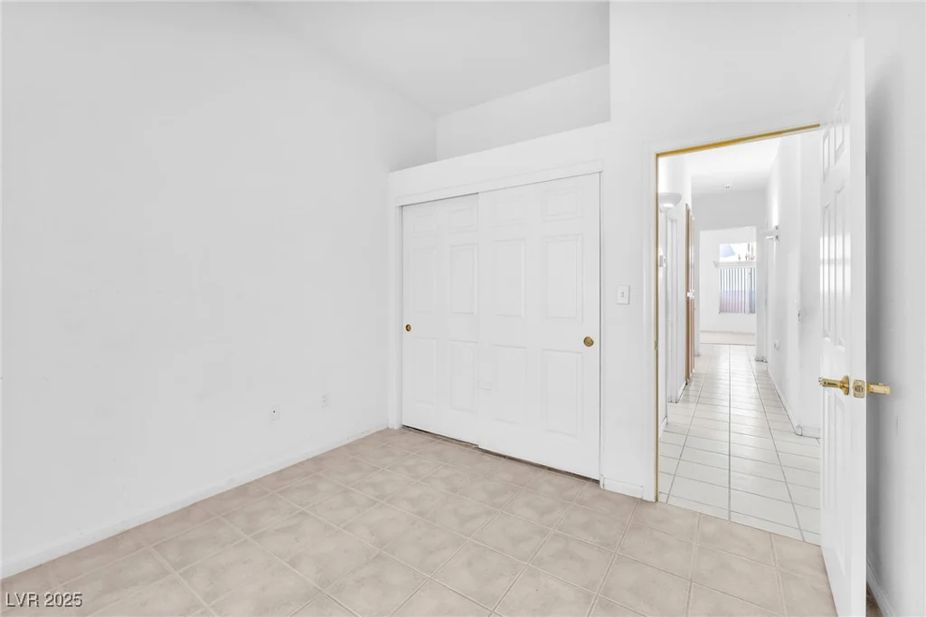 1934 Kings Beach, Las Vegas, NV 89123