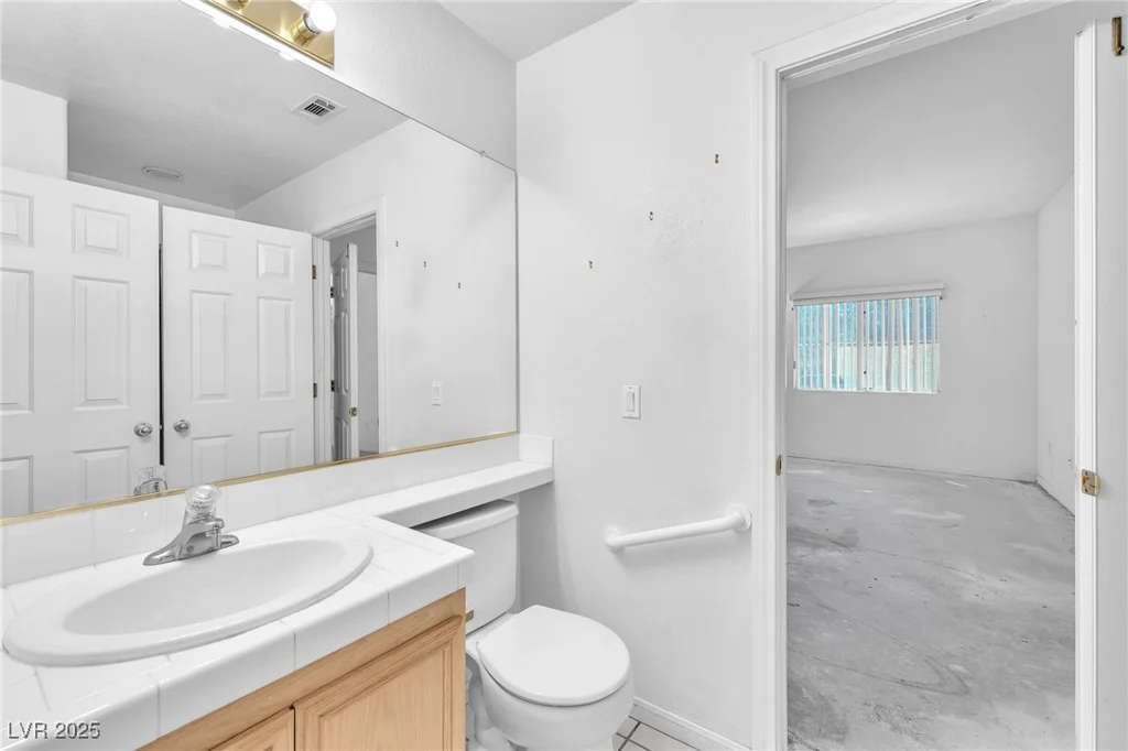 1934 Kings Beach, Las Vegas, NV 89123