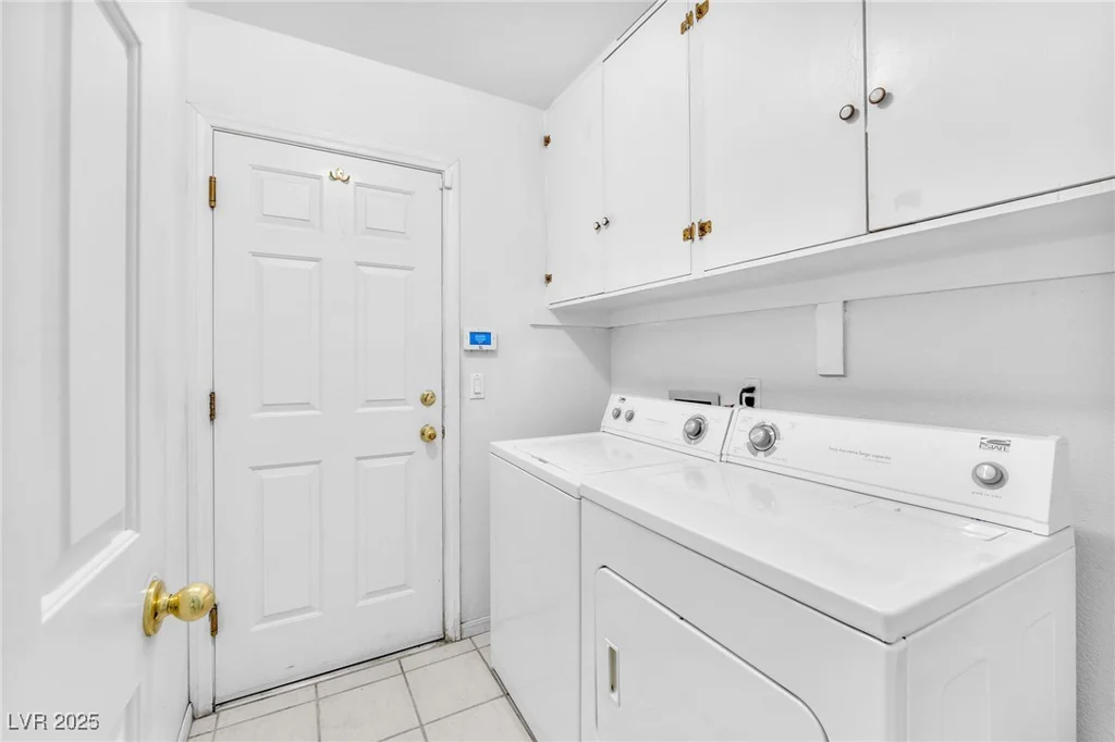 1934 Kings Beach, Las Vegas, NV 89123
