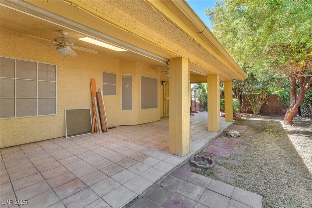 1934 Kings Beach, Las Vegas, NV 89123
