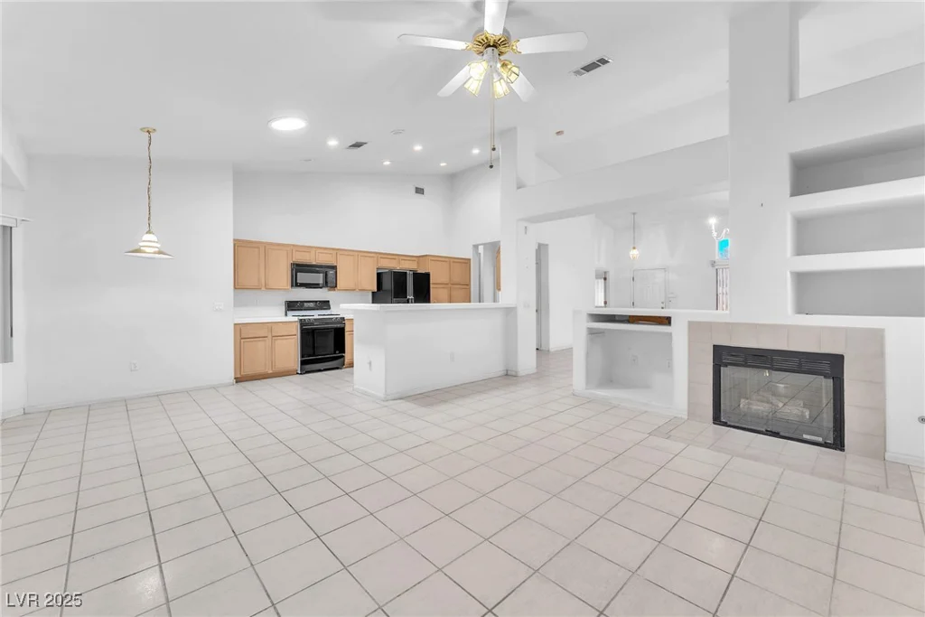 1934 Kings Beach, Las Vegas, NV 89123