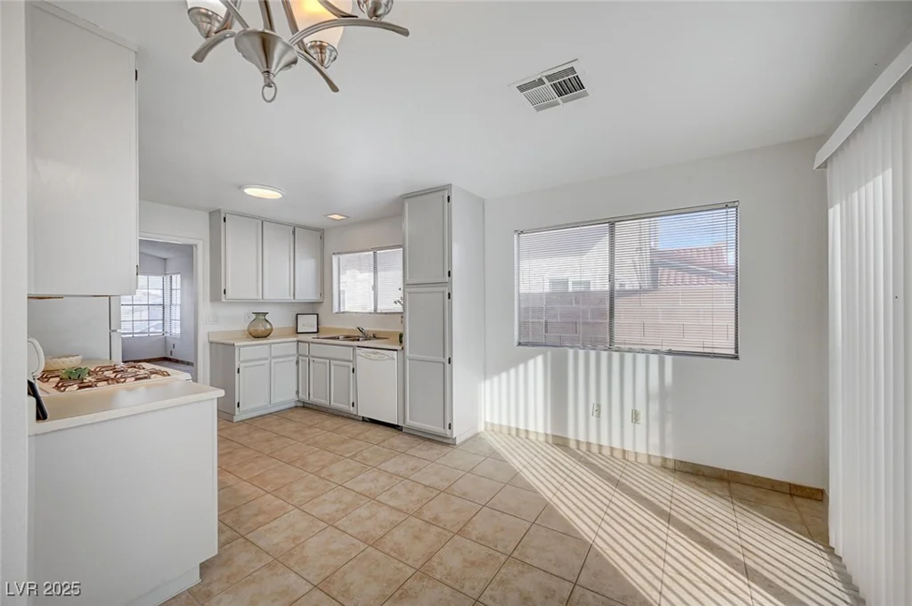 7579 Kalmalii, Las Vegas, NV 89147