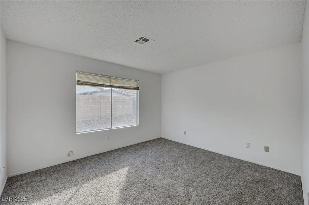 7579 Kalmalii, Las Vegas, NV 89147