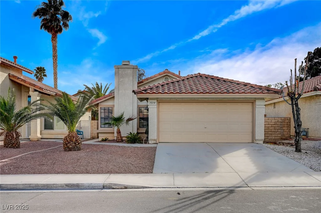 7579 Kalmalii, Las Vegas, NV 89147