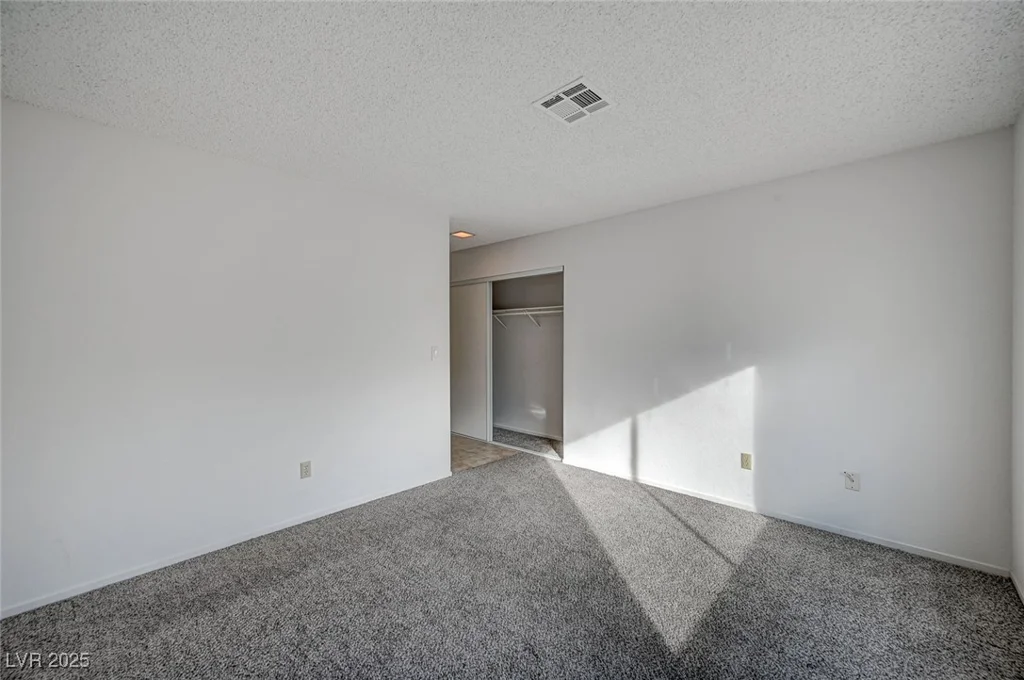 7579 Kalmalii, Las Vegas, NV 89147