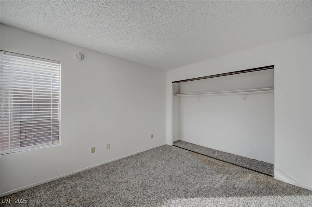 7579 Kalmalii, Las Vegas, NV 89147