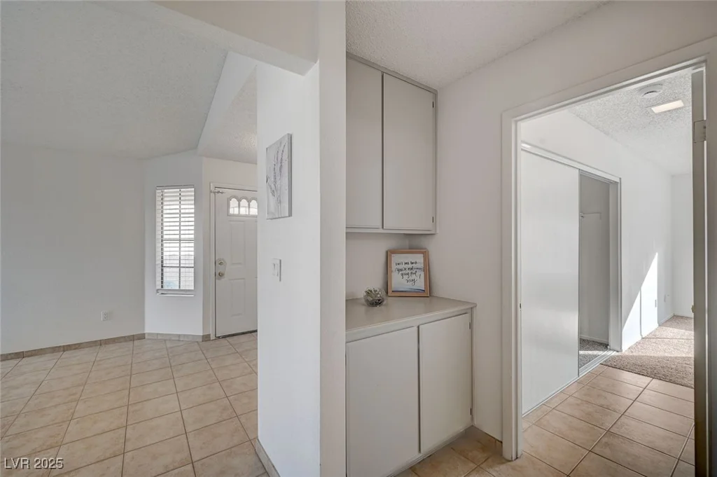 7579 Kalmalii, Las Vegas, NV 89147
