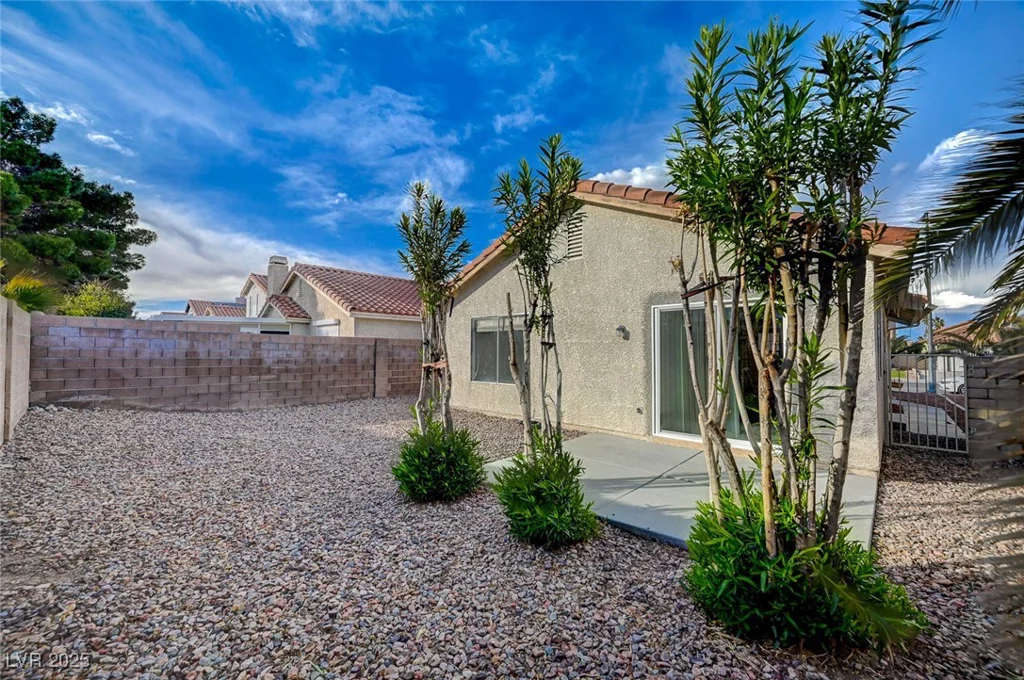 7579 Kalmalii, Las Vegas, NV 89147