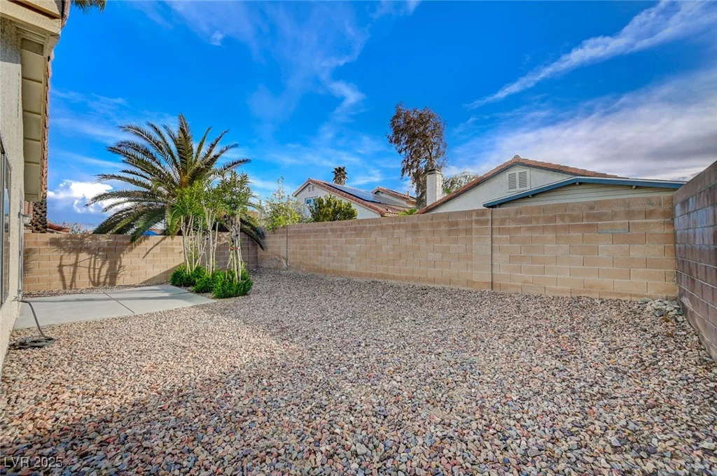 7579 Kalmalii, Las Vegas, NV 89147