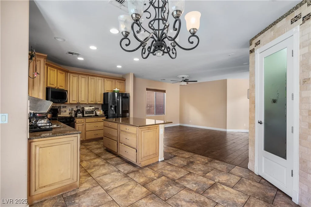10437 Walworth, Las Vegas, NV 89166