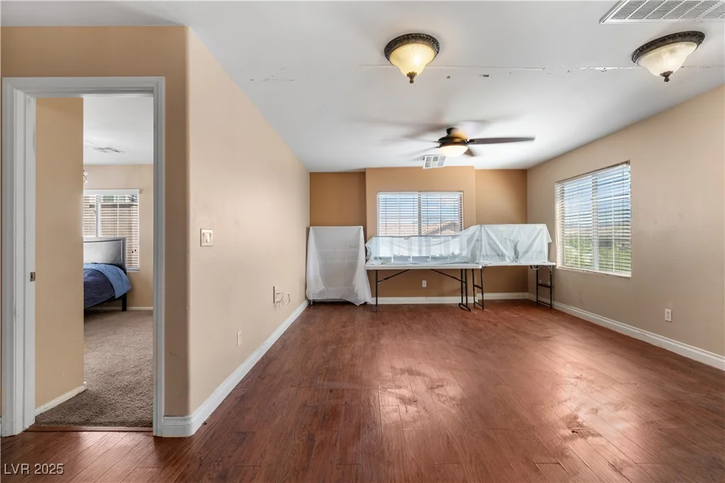 10437 Walworth, Las Vegas, NV 89166