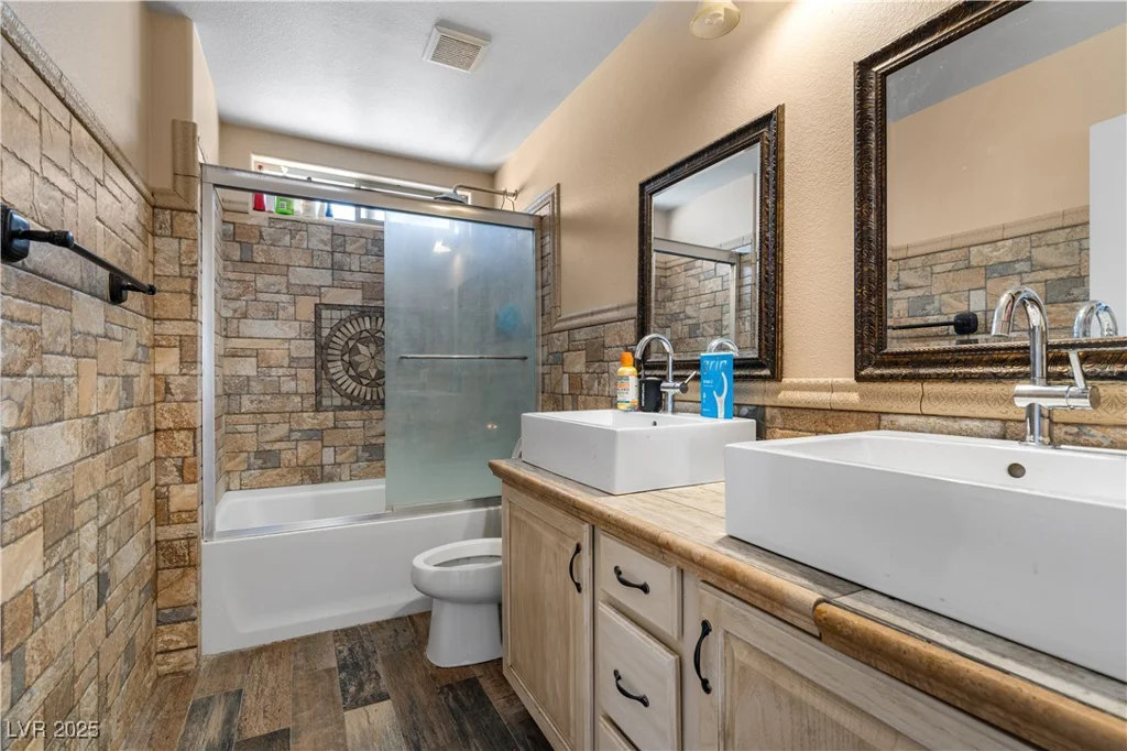 10437 Walworth, Las Vegas, NV 89166