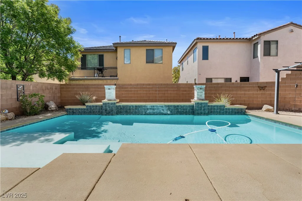 10437 Walworth, Las Vegas, NV 89166