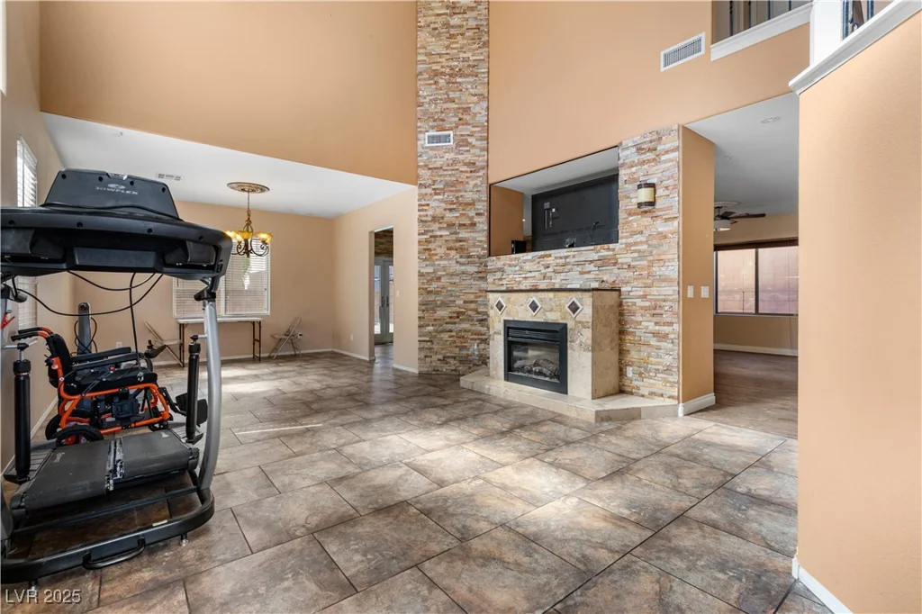 10437 Walworth, Las Vegas, NV 89166