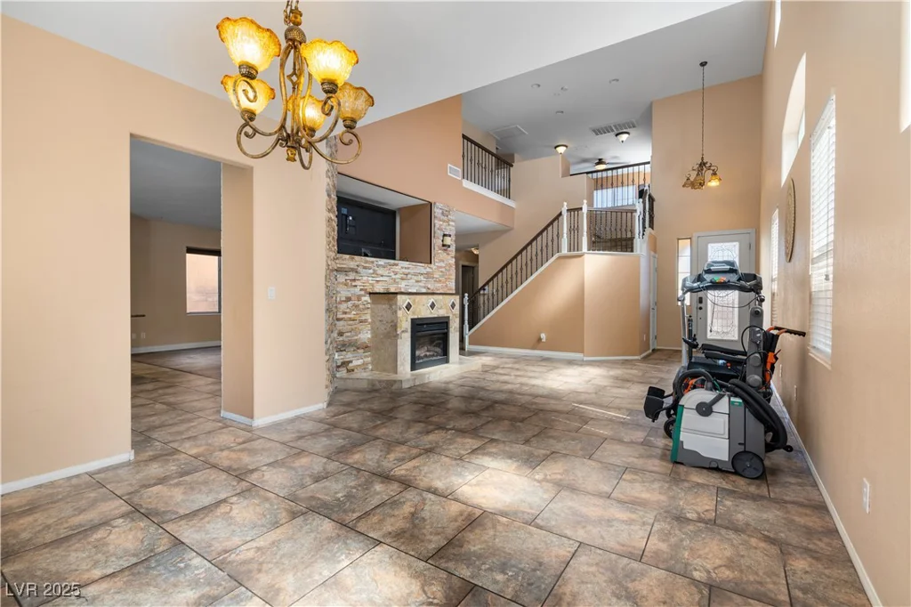 10437 Walworth, Las Vegas, NV 89166