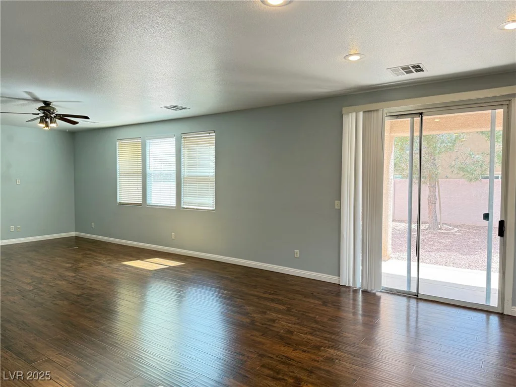 10793 Wallflower, Las Vegas, NV 89135