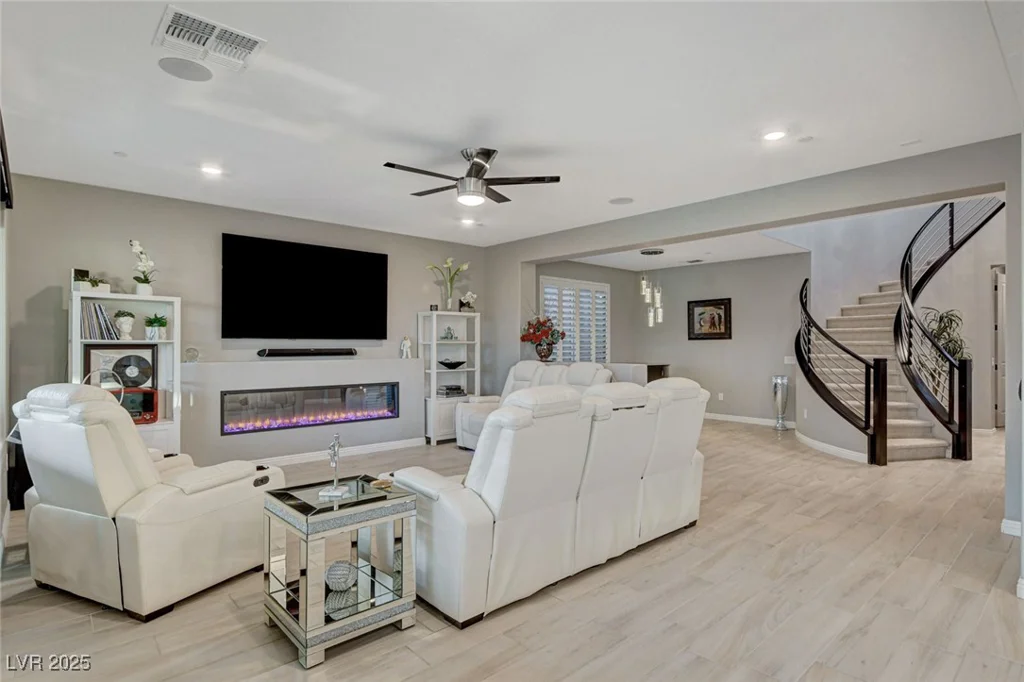 12439 Iron Bluff, Las Vegas, NV 89138