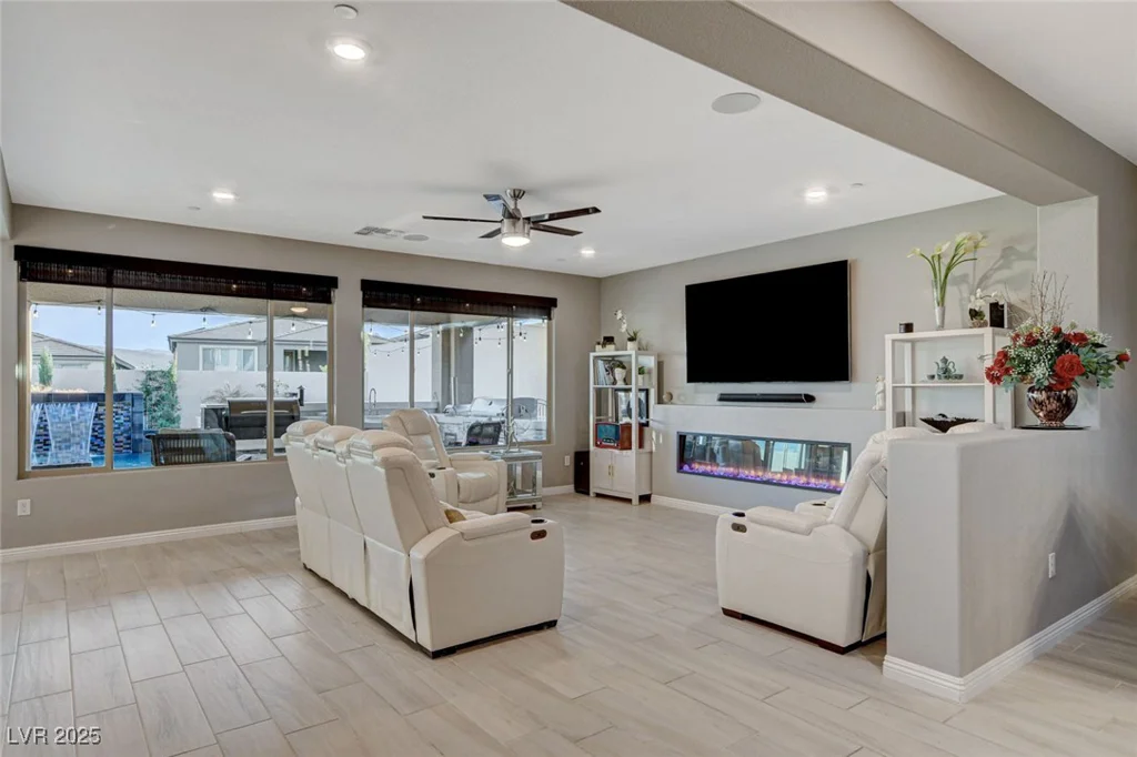 12439 Iron Bluff, Las Vegas, NV 89138