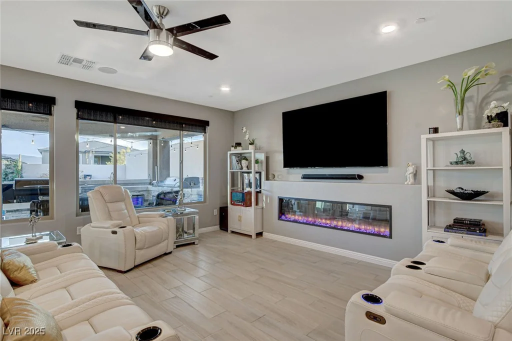 12439 Iron Bluff, Las Vegas, NV 89138