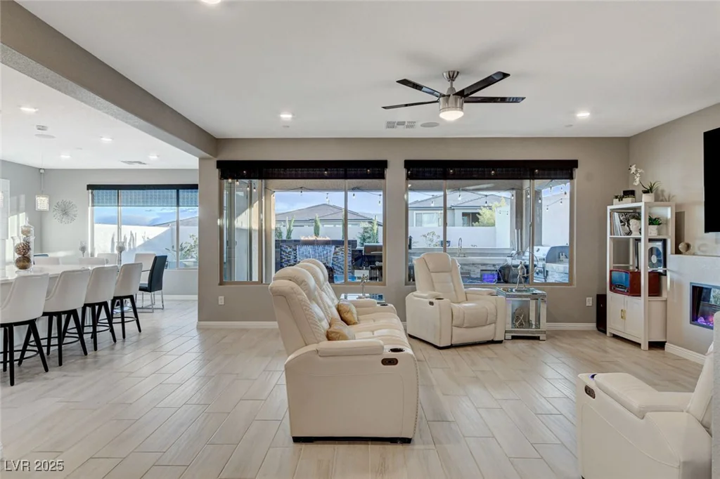 12439 Iron Bluff, Las Vegas, NV 89138