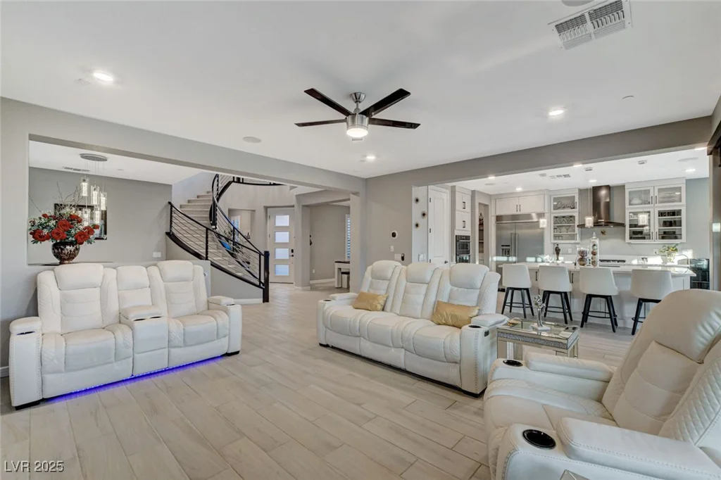 12439 Iron Bluff, Las Vegas, NV 89138