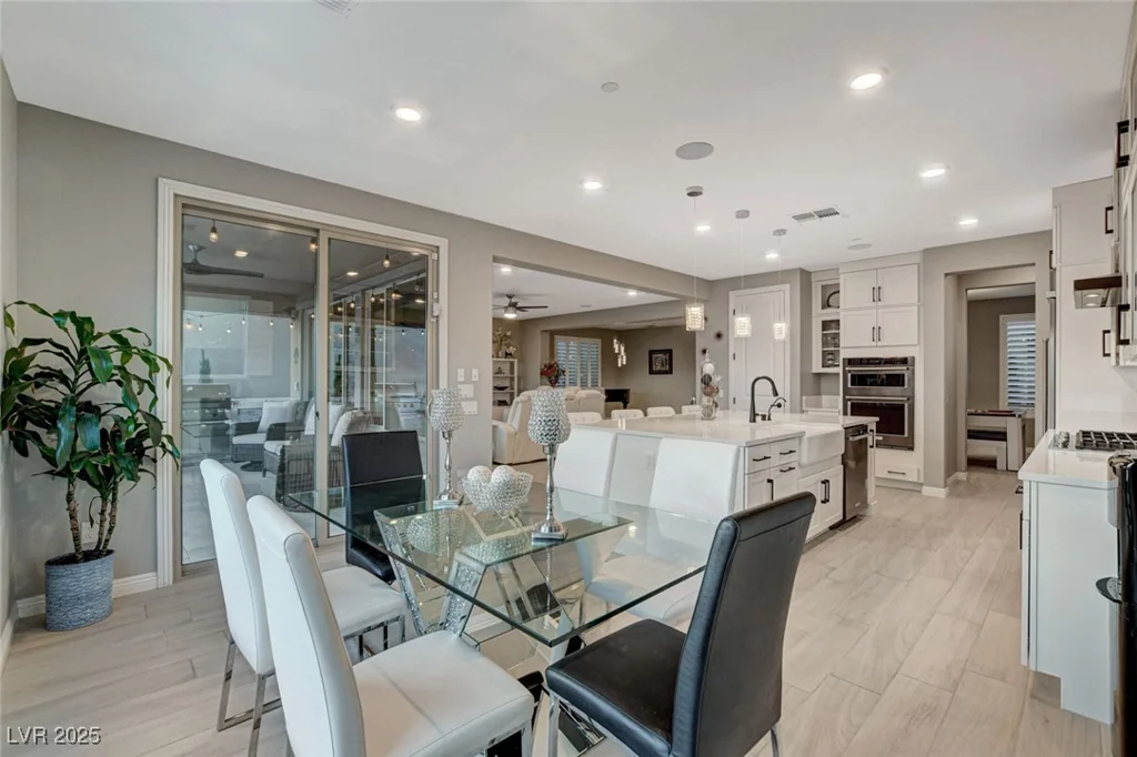 12439 Iron Bluff, Las Vegas, NV 89138