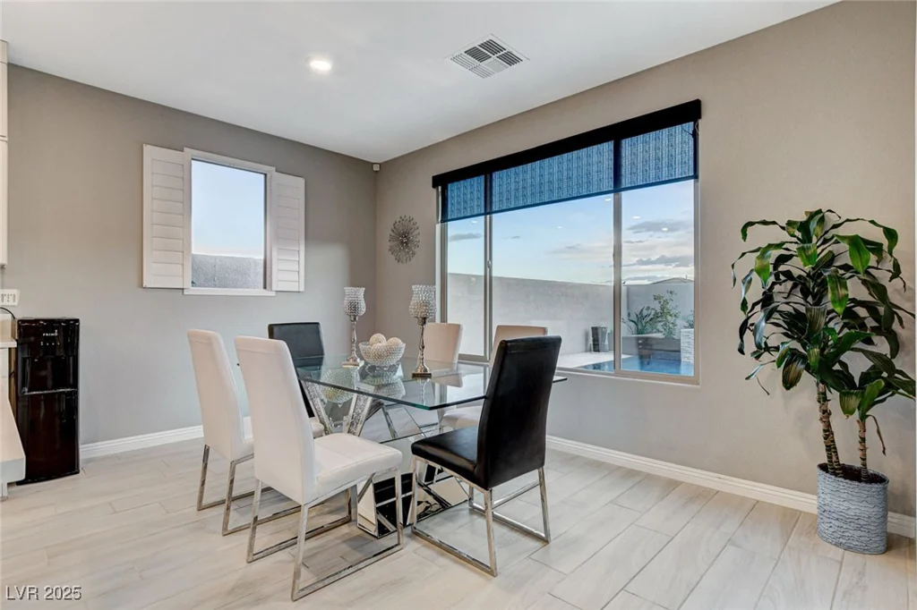12439 Iron Bluff, Las Vegas, NV 89138