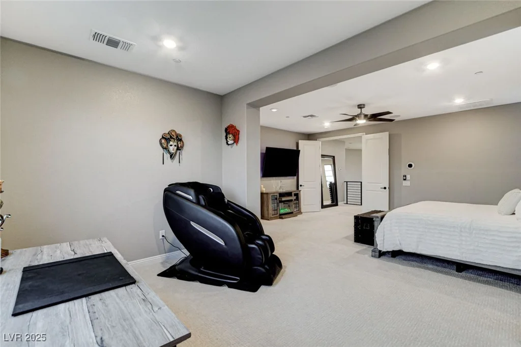 12439 Iron Bluff, Las Vegas, NV 89138