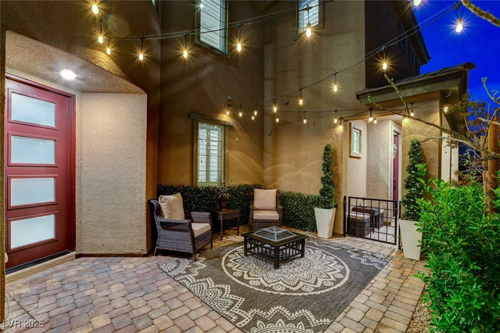 12439 Iron Bluff, Las Vegas, NV 89138