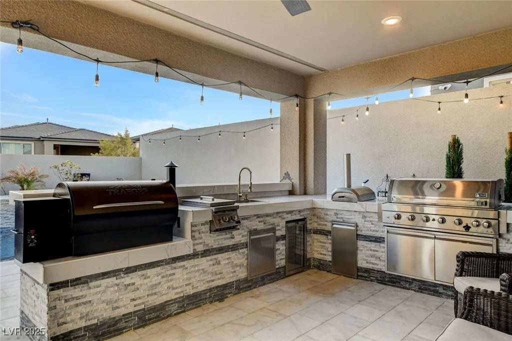 12439 Iron Bluff, Las Vegas, NV 89138