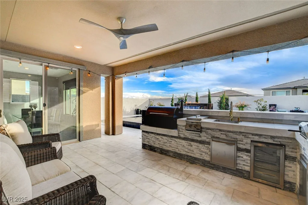 12439 Iron Bluff, Las Vegas, NV 89138