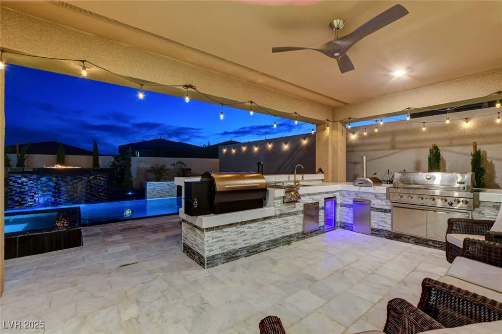 12439 Iron Bluff, Las Vegas, NV 89138