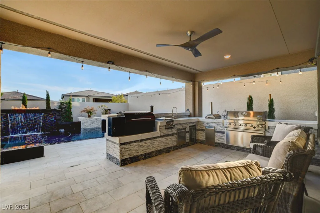 12439 Iron Bluff, Las Vegas, NV 89138