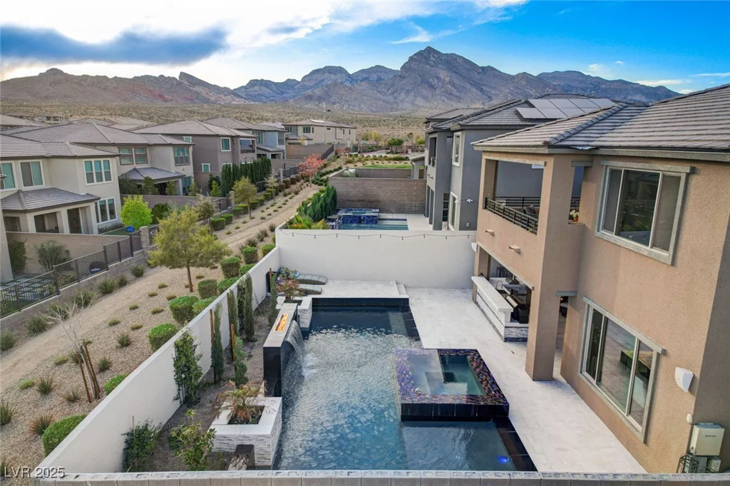 12439 Iron Bluff, Las Vegas, NV 89138