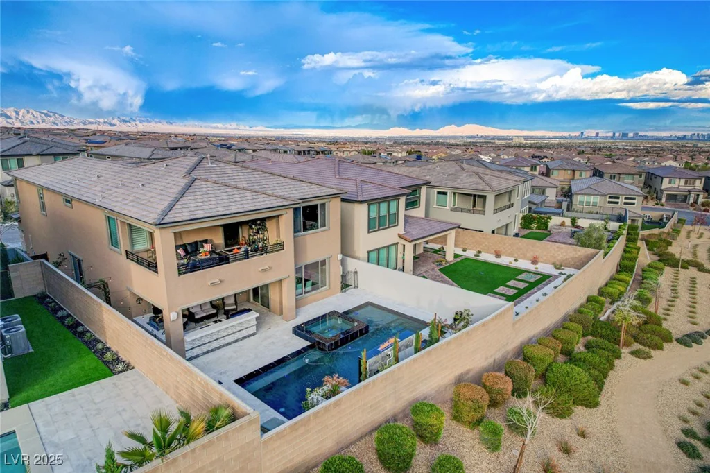 12439 Iron Bluff, Las Vegas, NV 89138