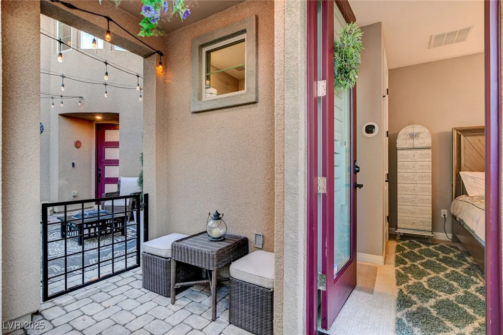 12439 Iron Bluff, Las Vegas, NV 89138