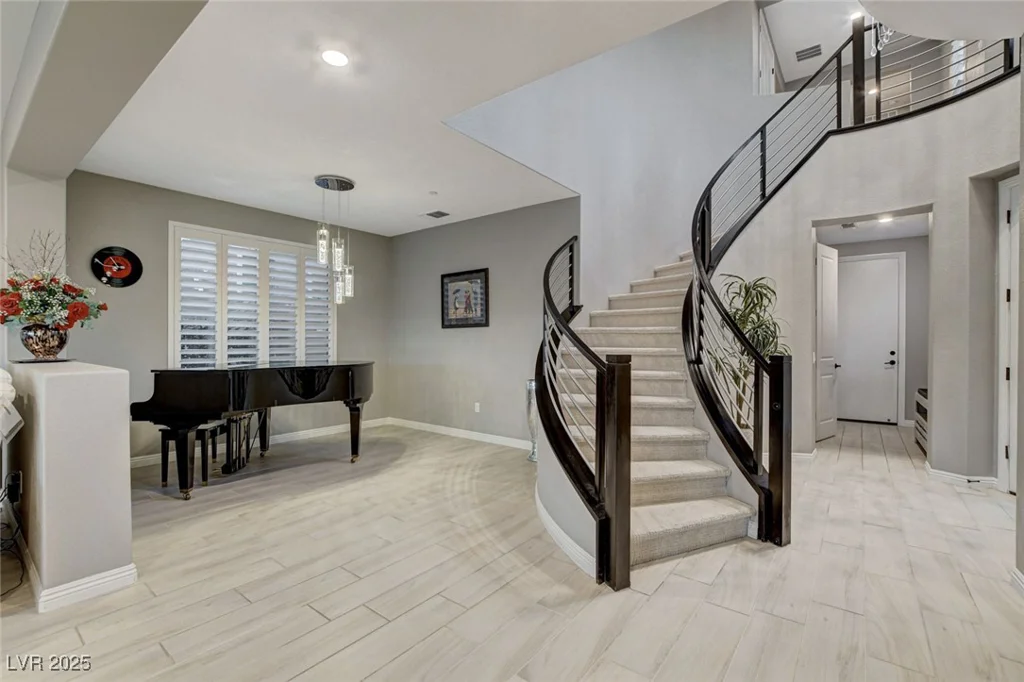 12439 Iron Bluff, Las Vegas, NV 89138