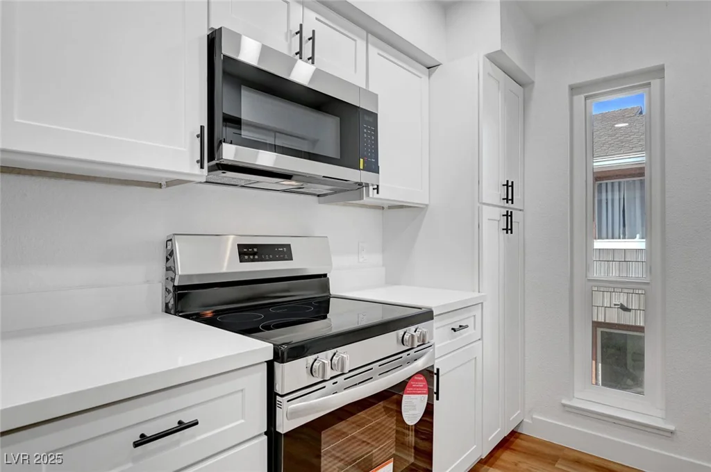 2822 Loveland, Las Vegas, NV 89109