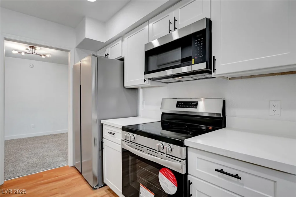 2822 Loveland, Las Vegas, NV 89109