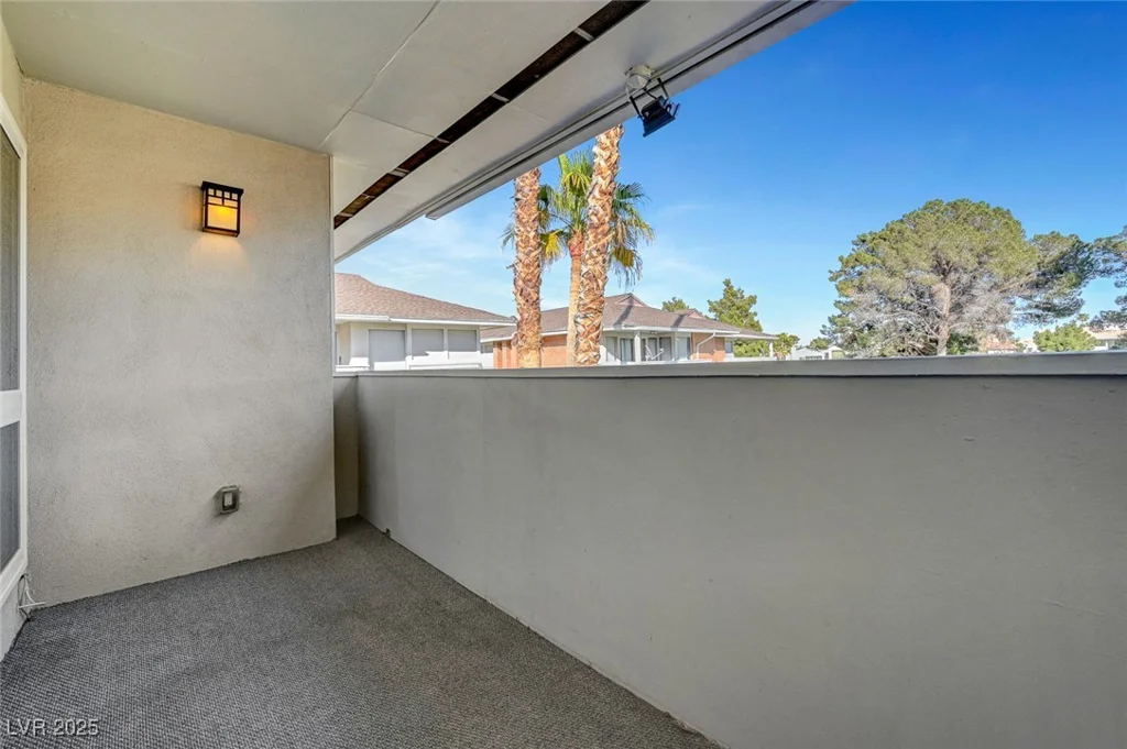 2822 Loveland, Las Vegas, NV 89109