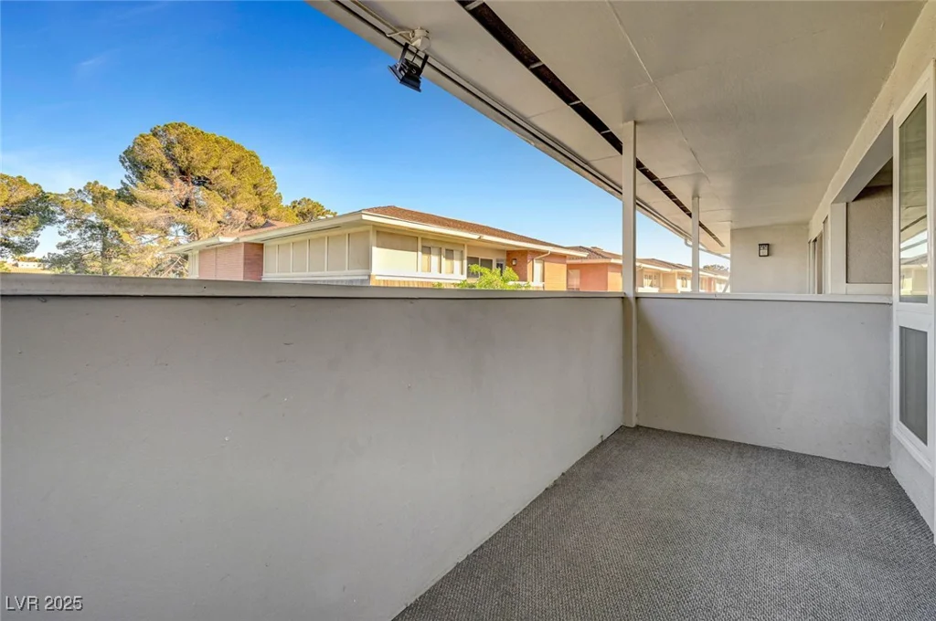 2822 Loveland, Las Vegas, NV 89109