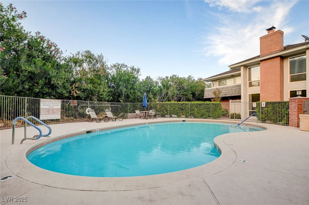 2822 Loveland, Las Vegas, NV 89109