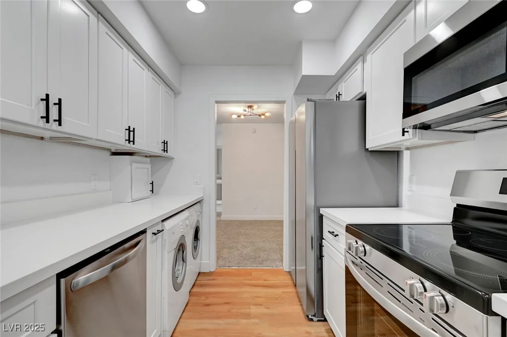 2822 Loveland, Las Vegas, NV 89109