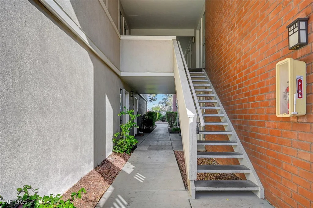 2822 Loveland, Las Vegas, NV 89109
