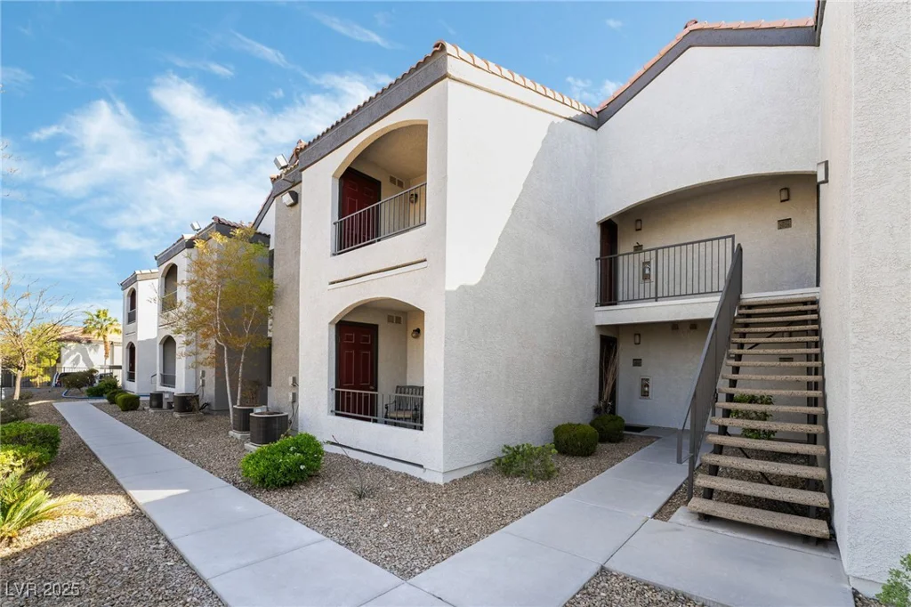 950 Seven Hills, Henderson, NV 89052