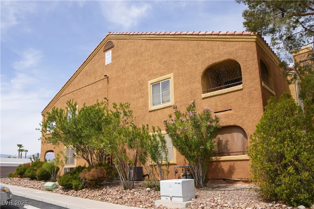 7950 Flamingo, Las Vegas, NV 89147