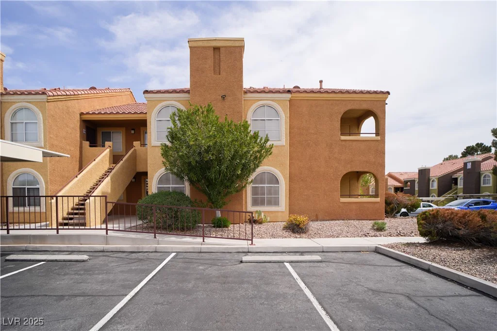 7950 Flamingo, Las Vegas, NV 89147