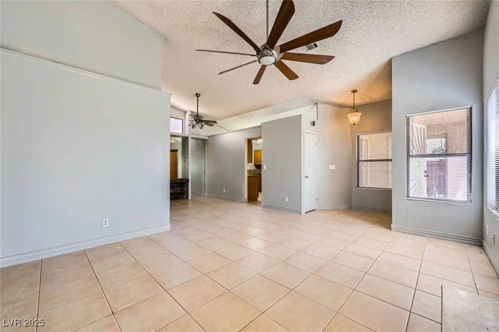 100 Underhill, Las Vegas, NV 89145