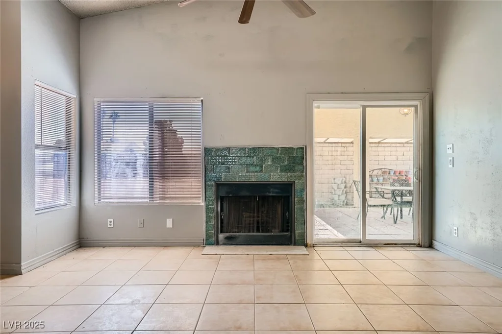 100 Underhill, Las Vegas, NV 89145